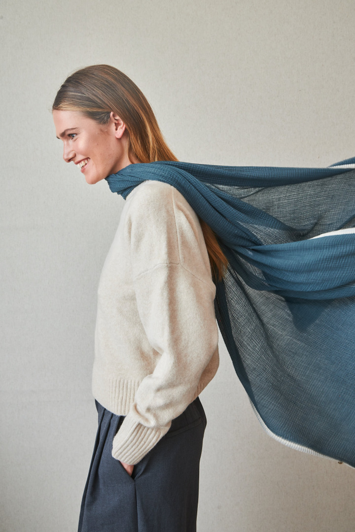 Fular con Borde Bordado