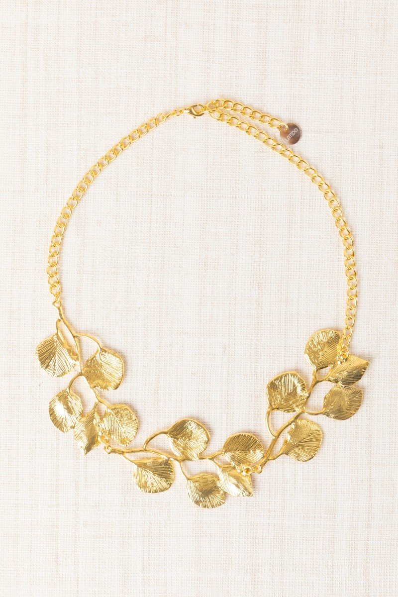 Collar Hojas Labradas Dorado