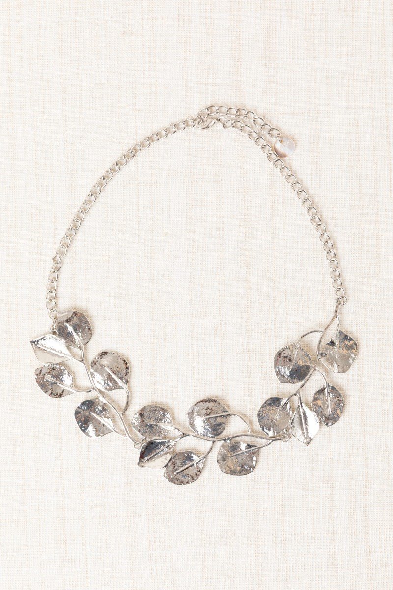 Collar Hojas Labradas Plateado